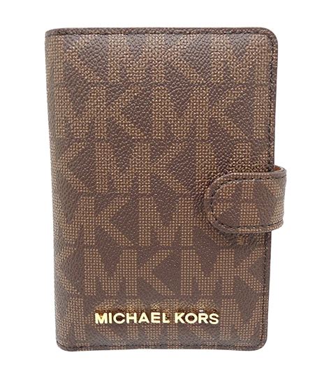 michael kors paspoorthouder|Michael Kors Leather Jet Set Travel Passport Holder .